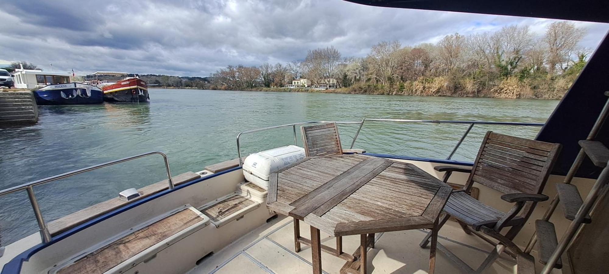 Botel Hebergement Bateau A Quai Avignon