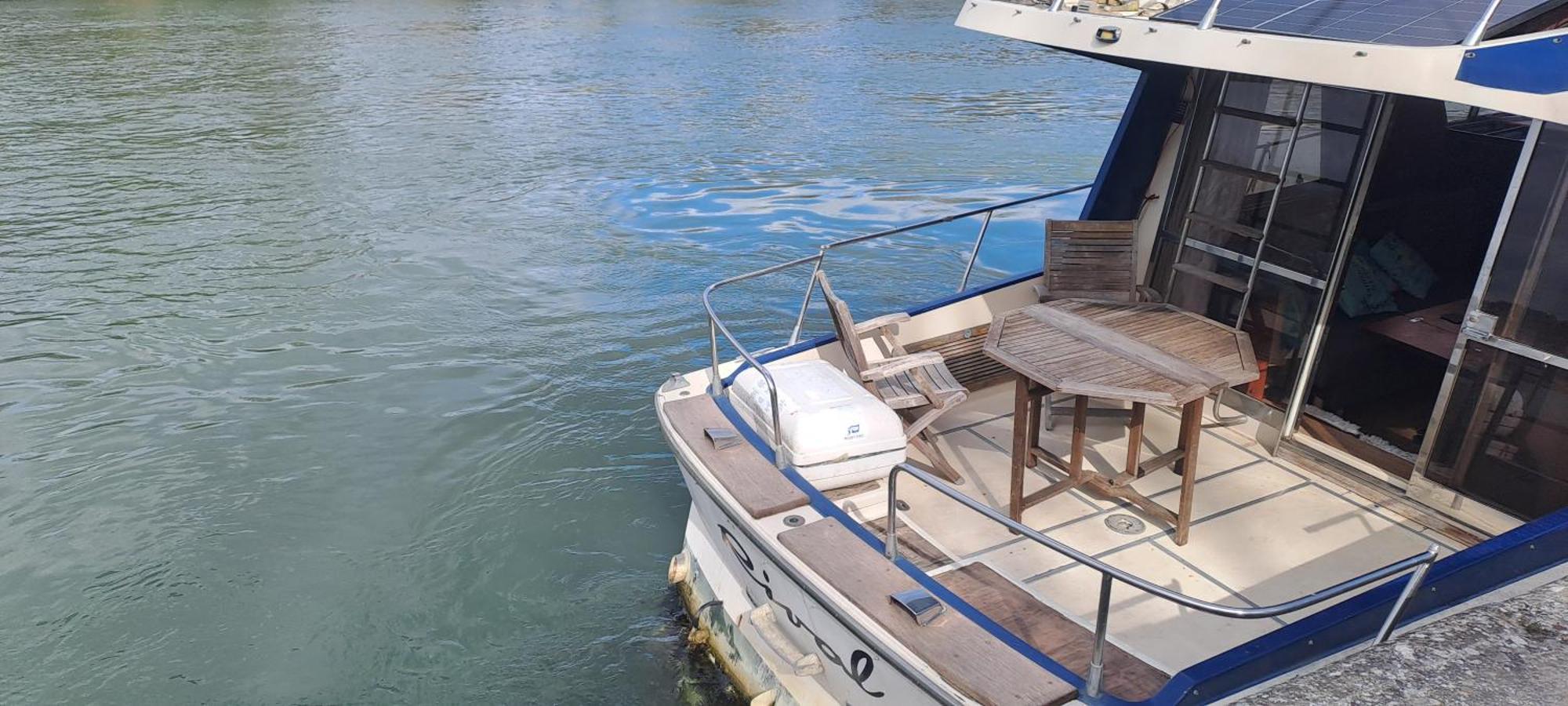 Botel Hebergement Bateau A Quai Avignon